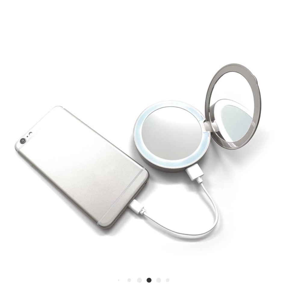 Glow up compact power bank NWT